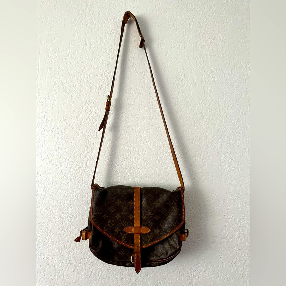 LOUIS VUITTON VINTAGE CROSSBODY